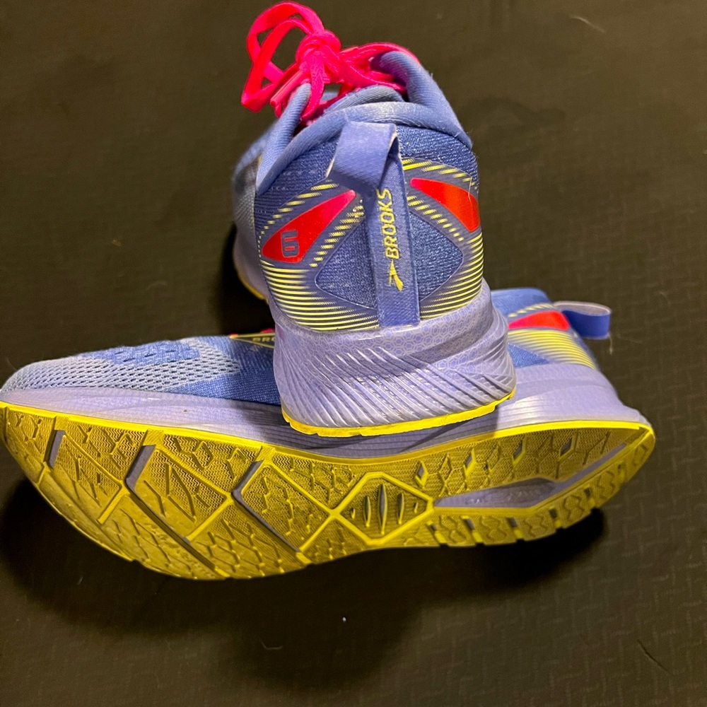 Brooks women’s running shoes